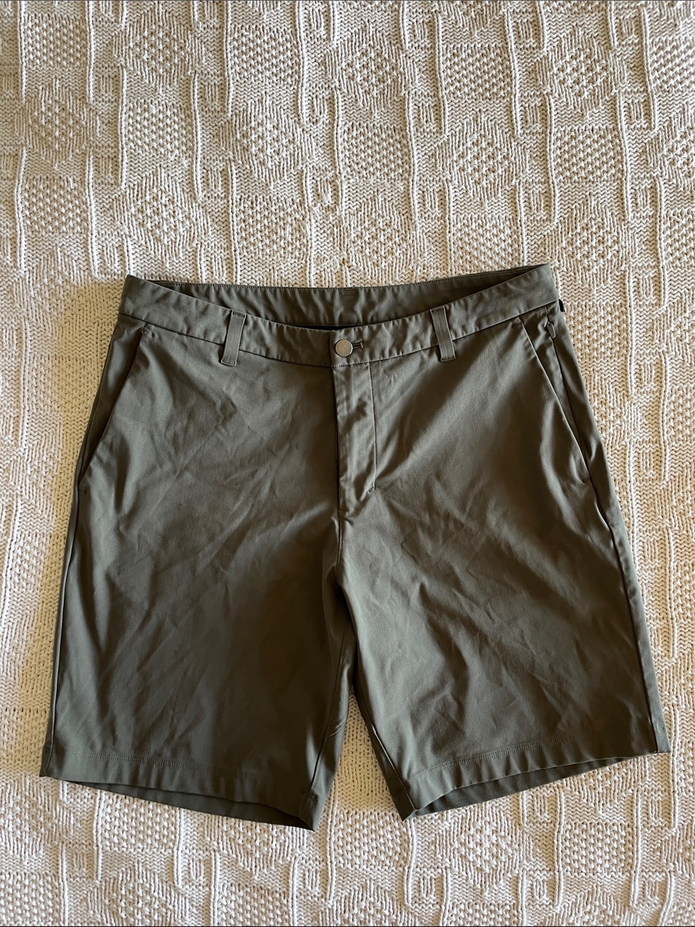 Lululemon ABC Classic-Fit Golf Short 7" in Sage Green Sz 34